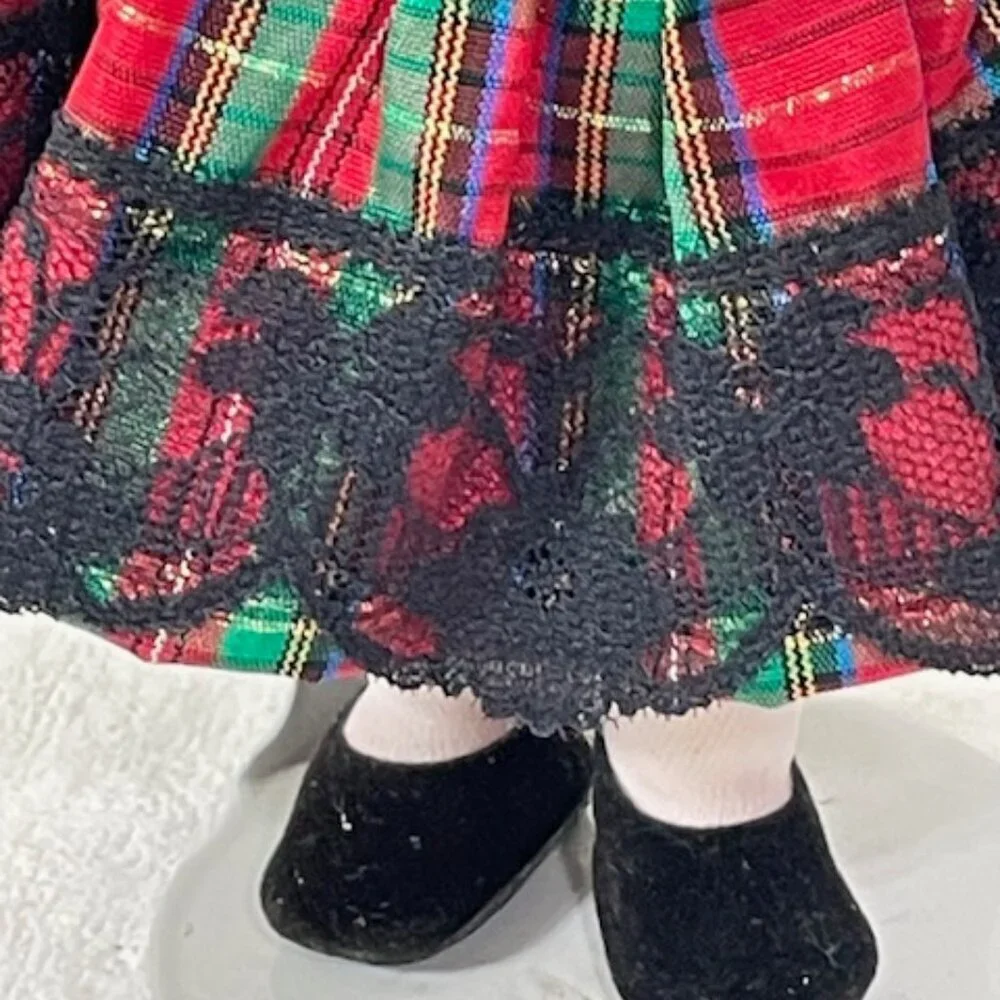 Rare Madame Alexander restrung 8